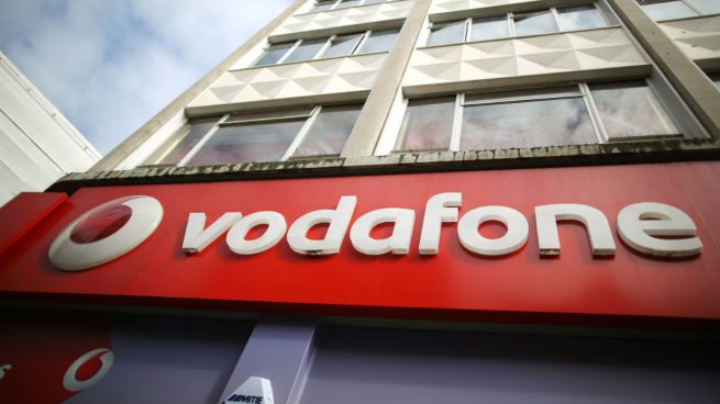 ¿Problemas para darte de baja de pagos a terceros con Vodafone?